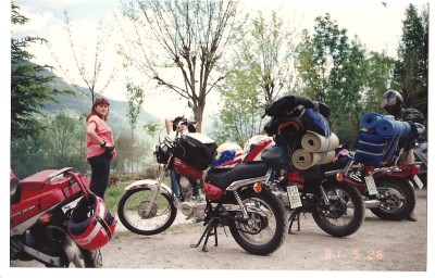 Esto fue por el año 1991......Laura con su Yamaha 250 Special