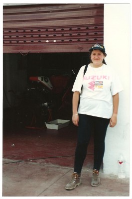 Laura en el Box de Juan Garriga...cuando corria con Ducati en SBK.........Circuito de Albacete