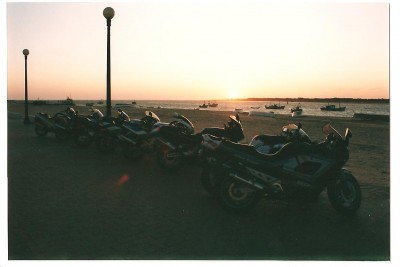 Las motos en SAN LUCAR DE BARRAMEDA........EL ATARDECER........JEREZ 1994