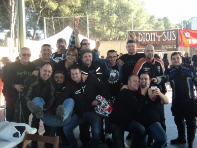 29572_547149588646813_993757550_n.jpg (126.81 KiB) Visto 4731 veces Aqui tenemos una foto de todo el grupo.