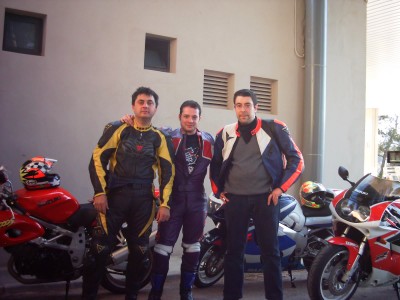 S.Moto (4).JPG (232.22 KiB) Visto 34449 veces Aqui con unos colegas con las rrrrrrrrrrrrrrrrr