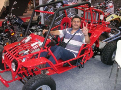 jose car.jpg (61.39 KiB) Visto 33962 veces Aqui con uno de cuatro ruedas......pero muy divertido