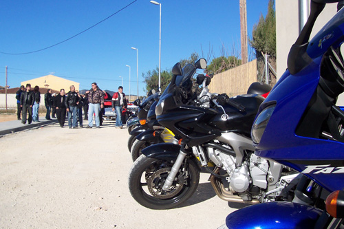 Motos