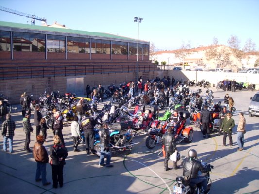 Motos