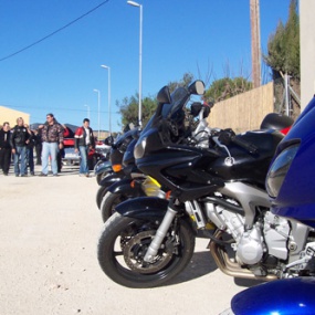 Motos