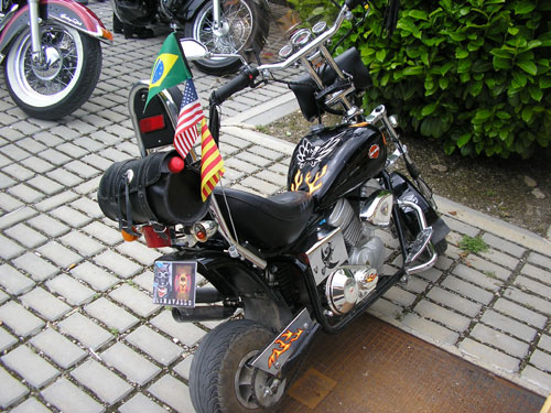 Motos