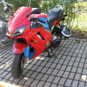 Motos